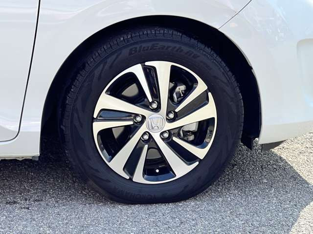 ���Ђ́A���q���܂̃j�[�Y�ɂ������o����悤�A�L�x�ȎԎ����葵���Ă���܂��B����芷���̍ۂ��A����A��낵�����肢�������܂��B