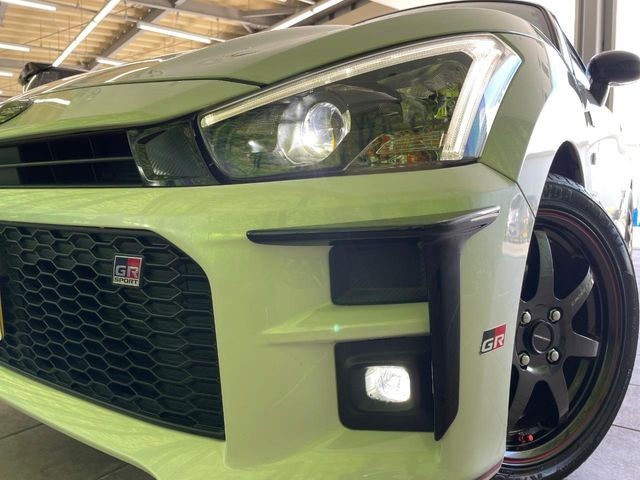 �yLED�w�b�h���C�g�z���V����ԑ��s�����ǍD�Ȏ��E���m�ۂ����S���ĉ^�]�ł��鍂�P�xLED�w�b�h���C�g�𑕔�!�_�����x�������A����d�͂��}�����Ă��܂��B