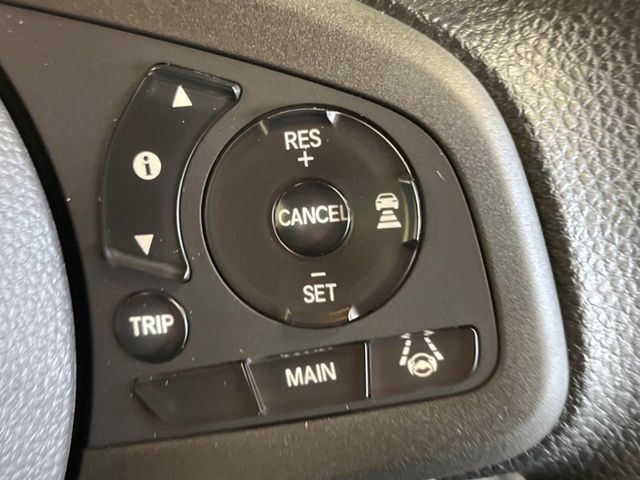 �y�N���[�Y�R���g���[���z�������H�����N���N���s�B�A�N�Z���𗣂��Ă���葬�x�ő��s���ł��A�������^�]���̕��S���y��!�����E�������ȒP�ȃX�C�b�`����Œ����ł��܂��B