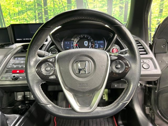 �y�����v�����X�e�A�����O�z�㎿�Ȋv���g�p���邱�ƂŁA��ɂ����������݂ƂĂ��^�]���₷���n���h���ł���