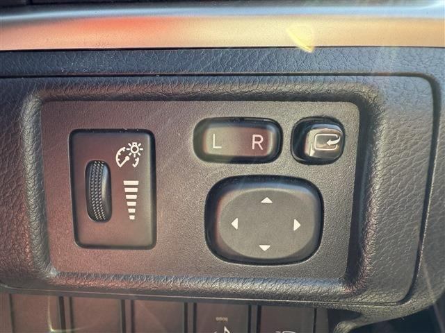 �[�ԑO�ɓ��O���̃N���[�j���O���������܂��B�e��R�[�e�B���O(�ʓr�L��)�����p�ӂ��Ă���܂��̂ŁA���񂲑��k���������B