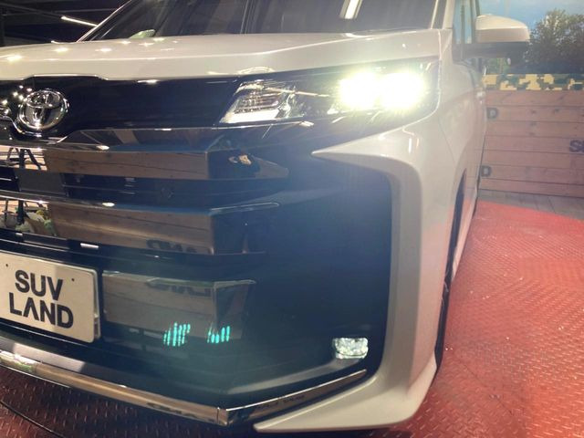 �yLED�w�b�h���C�g�z���V����ԑ��s�����ǍD�Ȏ��E���m�ۂ����S���ĉ^�]�ł��鍂�P�xLED�w�b�h���C�g�𑕔�!�_�����x�������A����d�͂��}�����Ă��܂��B