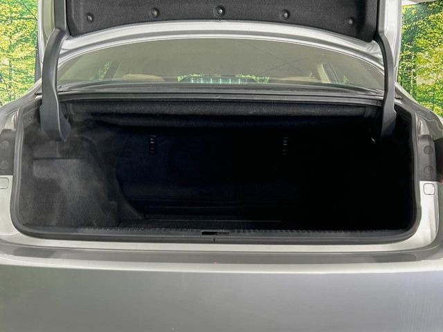 ���i�̂���������ʋ΁A���}���ɏ\���ȉ׎��X�y�[�X���m�ۂ��Ă���܂��B