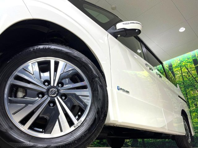 �y�����A���~�z�C�[���z�O�ςɃ}�b�`���������A���~�z�C�[���𑕒����Ă���܂��B�e��ЊO�A���~�z�C�[����A�X�^�b�h���X�^�C�����戵�����Ă���܂��B���񂲑��k����������