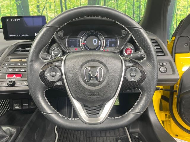 �y�����v�����X�e�A�����O�z�㎿�Ȋv���g�p���邱�ƂŁA��ɂ����������݂ƂĂ��^�]���₷���n���h���ł���