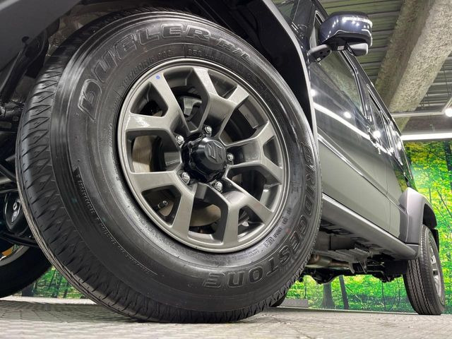 �y����15�C���`�A���~�z�C�[���z�O�ςɃ}�b�`���������A���~�z�C�[���𑕒����Ă���܂��B�e��ЊO�A���~�z�C�[����A�X�^�b�h���X�^�C�����戵�����Ă���܂��B���񂲑��k����������