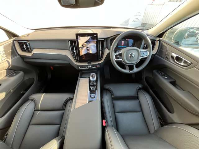 XC60ウルトラ B5 AWD 4WD