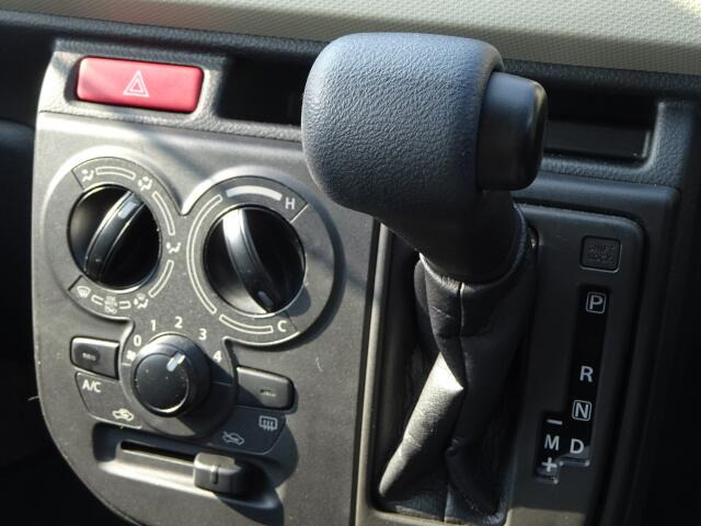 ���Еۏ؂ł͔[�ԓ����瑖�s�����������ŁA���Օi�������S�Ă̕��i��1�N�ԕۏ؂��܂��B(�����ԗ��Ɋւ��ĉˑ����u�͕ۏؑΏۊO�ƂȂ�܂�)(�O���Y�Ԃ͋���5,000km�܂Ŕ��N��)