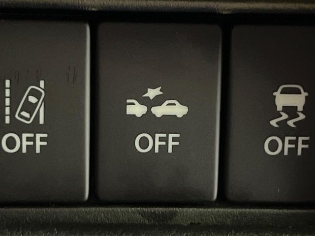 �y�X�Y�L �Z�[�t�e�B�T�|�[�g�z���s���ɑO���̎ԗ�����F�����A�Փ˂������Ȏ��͌x��ƃu���[�L�ŏՓˉ���Ɣ�Q�y�����A�V�X�g�B�����S�Ƀh���C�u�����y���݂��������܂��B