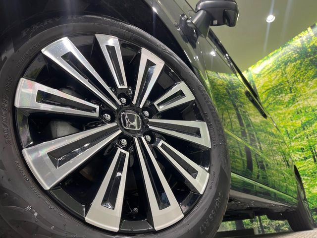 �y����17�C���`�A���~�z�C�[���z�O�ςɃ}�b�`���������A���~�z�C�[���𑕒����Ă���܂��B�e��ЊO�A���~�z�C�[����A�X�^�b�h���X�^�C�����戵�����Ă���܂��B���񂲑��k����������