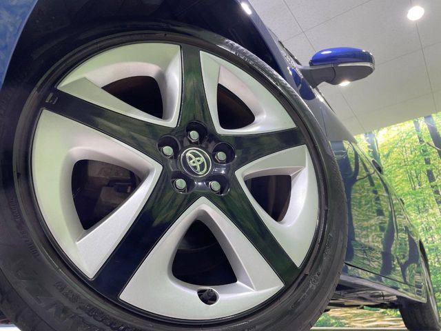 �y����17�C���`�A���~�z�C�[���z�O�ςɃ}�b�`���������A���~�z�C�[���𑕒����Ă���܂��B�e��ЊO�A���~�z�C�[����A�X�^�b�h���X�^�C�����戵�����Ă���܂��B���񂲑��k����������