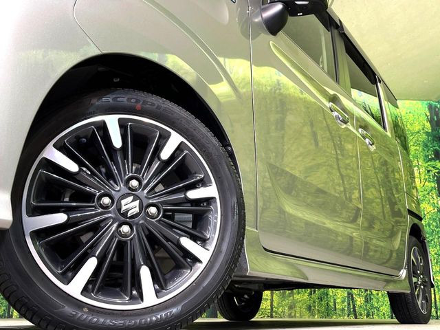 �y����15�C���`�A���~�z�C�[���z�O�ςɃ}�b�`���������A���~�z�C�[���𑕒����Ă���܂��B�e��ЊO�A���~�z�C�[����A�X�^�b�h���X�^�C�����戵�����Ă���܂��B���񂲑��k����������