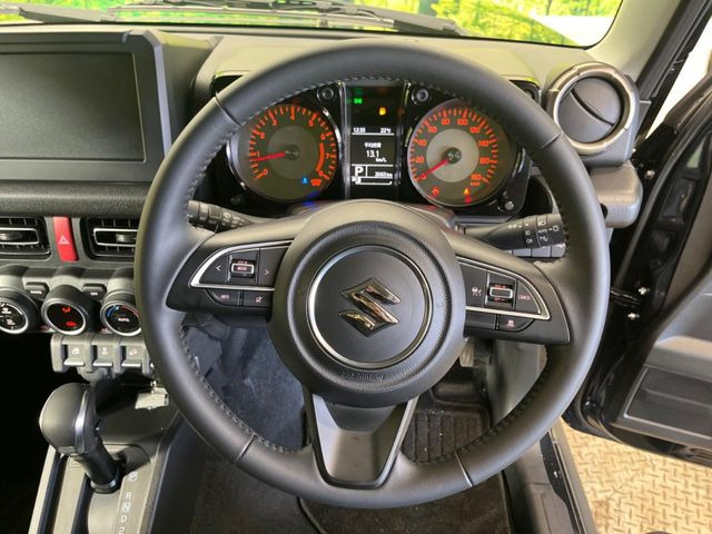 �y�����v�����X�e�A�����O�z�㎿�Ȋv���g�p���邱�ƂŁA��ɂ����������݂ƂĂ��^�]���₷���n���h���ł���