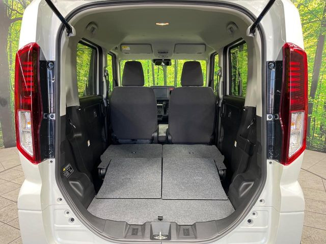 ���i�̂���������ʋ΁A���}���ɏ\���ȉ׎��X�y�[�X���m�ۂ��Ă���܂��B�Z�J���h�V�[�g��|���ƁA�傫�ȉו��̐ύڂ��\�ł���