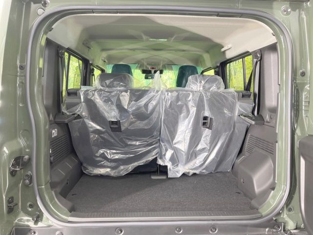 ���i�̂���������ʋ΁A���}���ɏ\���ȉ׎��X�y�[�X���m�ۂ��Ă���܂��B�Z�J���h�V�[�g��|���ƁA�傫�ȉו��̐ύڂ��\�ł���