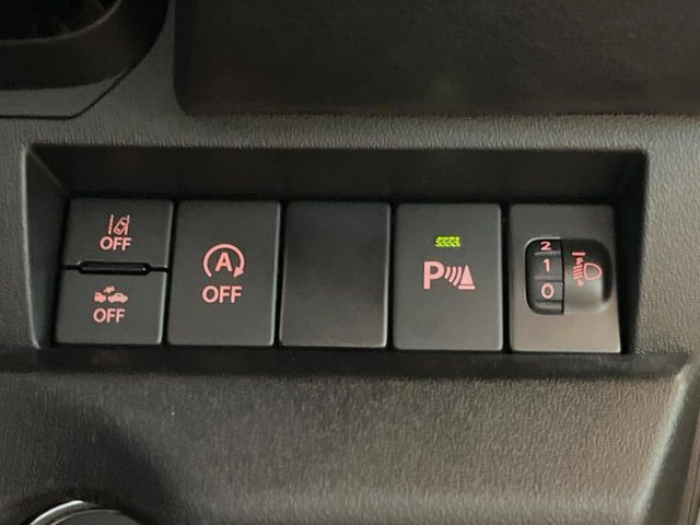 �y�X�Y�L �Z�[�t�e�B�T�|�[�g�z���s���ɑO���̎ԗ�����F�����A�Փ˂������Ȏ��͌x��ƃu���[�L�ŏՓˉ���Ɣ�Q�y�����A�V�X�g�B�����S�Ƀh���C�u�����y���݂��������܂��B