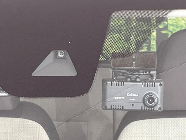 �y�O�He-Assist�z���s���ɑO���̎ԗ�����F�����A�Փ˂������Ȏ��͌x��ƃu���[�L�ŏՓˉ���Ɣ�Q�y�����A�V�X�g�B�����S�Ƀh���C�u�����y���݂��������܂��B