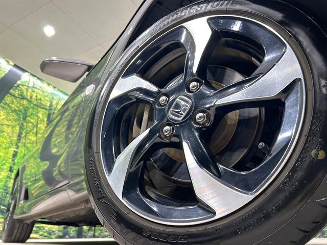 �y����15�C���`�A���~�z�C�[���z�O�ςɃ}�b�`���������A���~�z�C�[���𑕒����Ă���܂��B�e��ЊO�A���~�z�C�[����A�X�^�b�h���X�^�C�����戵�����Ă���܂��B���񂲑��k����������