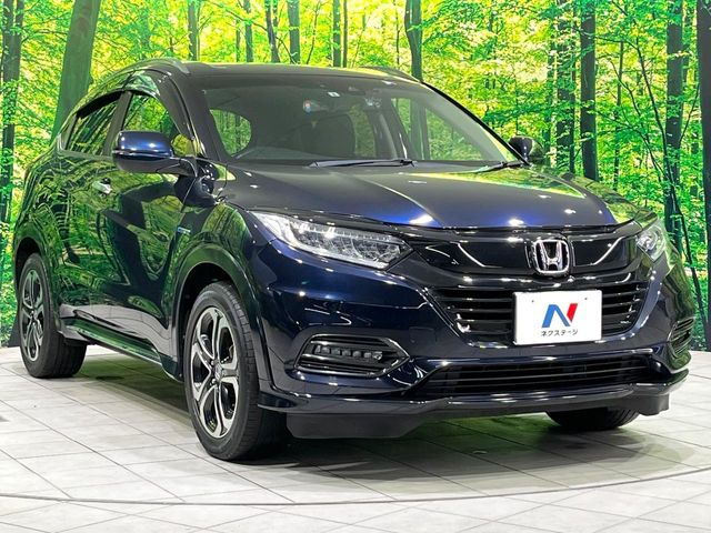 高透明度のガラス皮膜で撥水はもちろん、上質なツヤ・光沢を実現。紫外線や酸性雨から大切な愛車を保護し、色あせ・劣化を防止。「弾スプラッシュコート」、「弾プリミッサコート」からお選びいただけます。