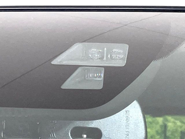 �y�X�}�[�g�u���[�L�T�|�[�g�z���s���ɑO���̎ԗ�����F�����A�Փ˂������Ȏ��͌x��ƃu���[�L�ŏՓˉ���Ɣ�Q�y�����A�V�X�g�B�����S�Ƀh���C�u�����y���݂��������܂��B