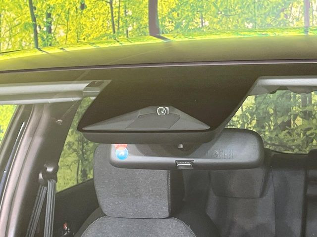 �y�z���_�Z���V���O�z���s���ɑO���̎ԗ�����F�����A�Փ˂������Ȏ��͌x��ƃu���[�L�ŏՓˉ���Ɣ�Q�y�����A�V�X�g�B�����S�Ƀh���C�u�����y���݂��������܂��B