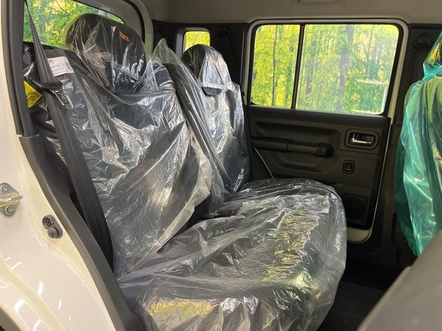 ���i���ȃI���W�i���t���A�}�b�g���I�v�V�����ɂĂ��p�ӂ��Ă���܂��B���D���ȃf�U�C����J���[�����Ԃɍ��킹�đI��ł����������Ƃ��ł��܂���