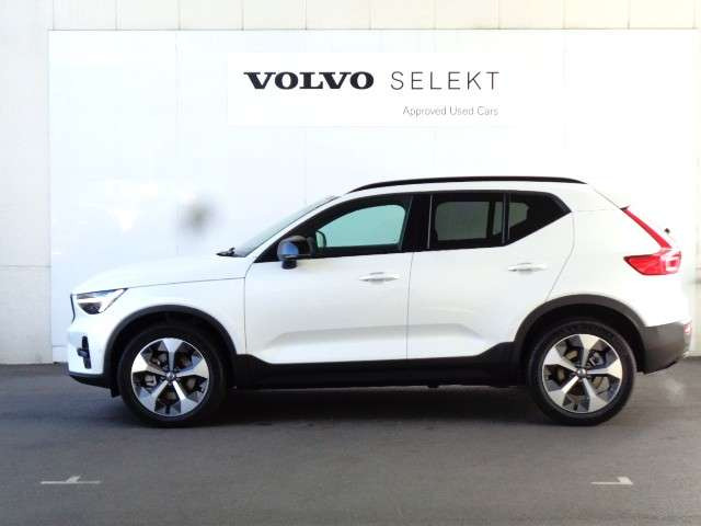 XC40ウルトラ B4 AWD ダークエディション 4WD