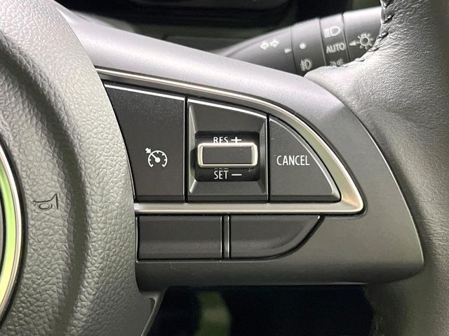 �y�N���[�Y�R���g���[���z�������H�����N���N���s�B�A�N�Z���𗣂��Ă���葬�x�ő��s���ł��A�������^�]���̕��S���y��!�����E�������ȒP�ȃX�C�b�`����Œ����ł��܂��B