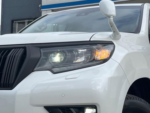 �yLED�w�b�h���C�g�z���V����ԑ��s�����ǍD�Ȏ��E���m�ۂ����S���ĉ^�]�ł��鍂�P�xLED�w�b�h���C�g�𑕔�!�_�����x�������A����d�͂��}�����Ă��܂��B