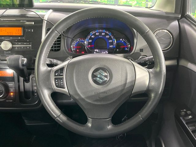 �y�X�e�A�����O�X�C�b�`�z�^�]���A�O������ڐ������炷���ƂȂ��A�I�[�f�B�I���̑��삪�\�ȕ֗��@�\!���S&���K�ȃh���C�u�����o���Ă���܂���