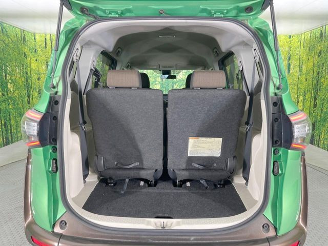 ���i�̂���������ʋ΁A���}���ɏ\���ȉ׎��X�y�[�X���m�ۂ��Ă���܂��B�Z�J���h�V�[�g��|���ƁA�傫�ȉו��̐ύڂ��\�ł���