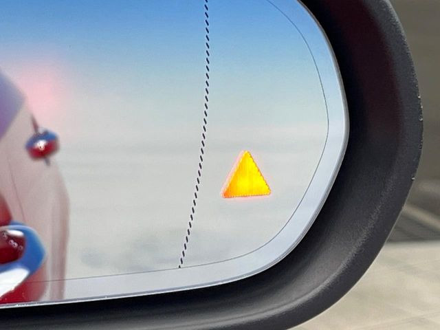 ���u���C���h�A�V�X�g�Z���T�[:���p����̎Ԃ����m���A�h���C�o�[���Ԑ��ύX���s���ۂɁA�x�����Ƌ��ɒ��ӂ𑣂��Ă������S�x���@�\�ł�!