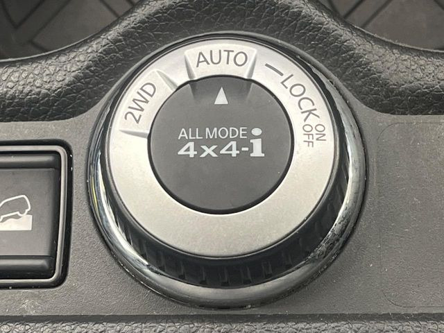 �y�I�[�����[�h4&times;4�z2WD/4WD���[�h����y�ɐ؂�ւ��\�B�R��d����2WD�A�X�^�b�N���ɖ𗧂�LOCK�AAUTO���[�h�ł�4WD�̔z���������Œ������A�H�ʏ󋵂��킸���肵��������T�|�[�g�B