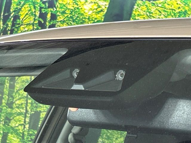 �y�X�}�[�g�A�V�X�g�z���s���ɑO���̎ԗ�����F�����A�Փ˂������Ȏ��͌x��ƃu���[�L�ŏՓˉ���Ɣ�Q�y�����A�V�X�g�B�����S�Ƀh���C�u�����y���݂��������܂��B