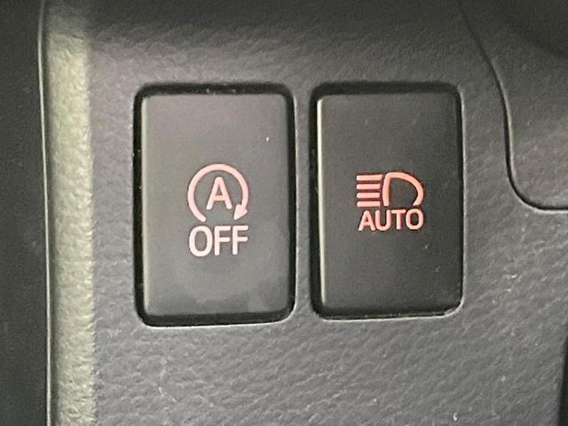 �y�A�C�h�����O�X�g�b�v�z�ԐM����a�؂Œ�Ԃ����ۂɃG���W�����~���A���ʂȔR���̏����}���܂��B�R��������ی�ɂȂ���@�\��G���W���̓u���[�L�𗣂��΍Ďn�����܂��B