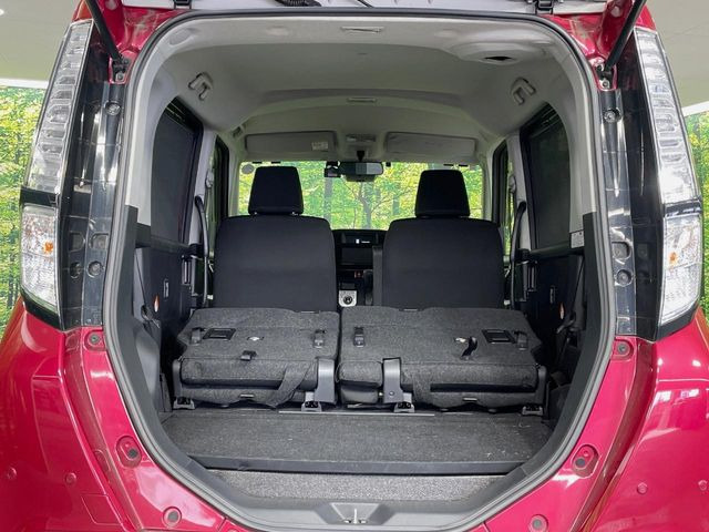 ���i�̂���������ʋ΁A���}���ɏ\���ȉ׎��X�y�[�X���m�ۂ��Ă���܂��B�Z�J���h�V�[�g��|���ƁA�傫�ȉו��̐ύڂ��\�ł���