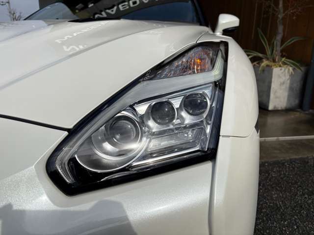 �w�b�h���C�g�ƂĂ��Y��ȏ�Ԃł���