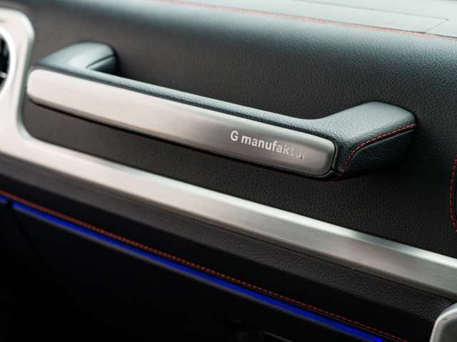 �y �J�X�^�}�C�Y �z��ȃJ���[�����O�͔������郉�b�s���O���������߁B�O��̃o���p�[�ƐF���������ăp���_�̂悤�ȃc�[�g��(�c�[�g�[��)�̎d�l�ɂ��Ă������ł���B�����k���҂����Ă���܂��B