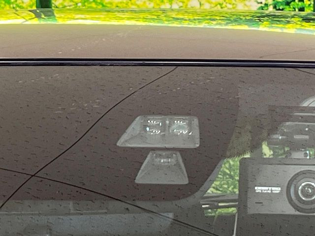 �y�X�}�[�g�V�e�B�u���[�L�T�|�[�g�z�ᑬ���s���ɑO���̎ԗ�����F�����A�Փ˂������Ȏ��͌x��ƃu���[�L�ŏՓˉ���Ɣ�Q�y�����A�V�X�g�B�����S�Ƀh���C�u�����y���݂��������܂��B