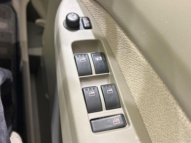 �y�d���i�[�~���[�z�T�C�h�~���[�͓d���i�[���ƂȂ��Ă���A�������ԏ�ł��L�Y�������X�N��}�����܂��B