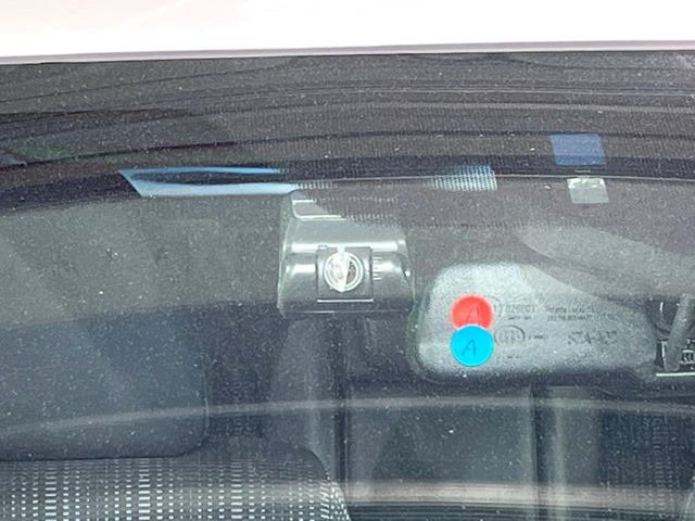 【ドライブレコーダー】ドライブレコーダー装備!走行中はもちろん、あおり運転や事故に遭遇した際、映像で記録し、万一のリスクに備えます。※記録用SDカードはお客様ご自身でご準備いただく必要があります。