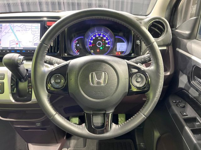 �y�����v�����X�e�A�����O�z�㎿�Ȋv���g�p���邱�ƂŁA��ɂ����������݂ƂĂ��^�]���₷���n���h���ł���