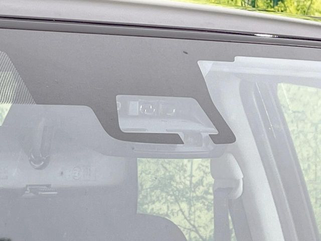 �y�g���^�Z�[�t�e�B�Z���X�z���s���ɑO���̎ԗ�����F�����A�Փ˂������Ȏ��͌x��ƃu���[�L�ŏՓˉ���Ɣ�Q�y�����A�V�X�g�B�����S�Ƀh���C�u�����y���݂��������܂��B