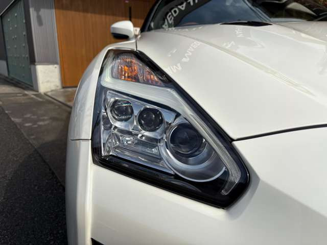 �w�b�h���C�g�ƂĂ��Y��ȏ�Ԃł���