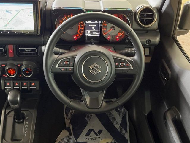 �y�����v�����X�e�A�����O�z�㎿�Ȋv���g�p���邱�ƂŁA��ɂ����������݂ƂĂ��^�]���₷���n���h���ł���