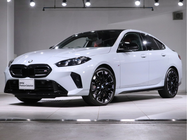 2シリーズグランクーペM235 xドライブ 4WD