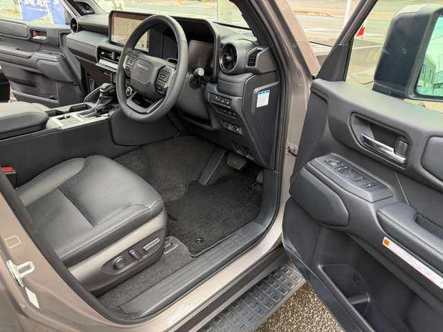 12.3�C���`TFT�J���[���[�^�[+�}���`�C���t�H���[�V�����f�B�X�v���C(���[�^�[�Ɠx�R���g���[���t)