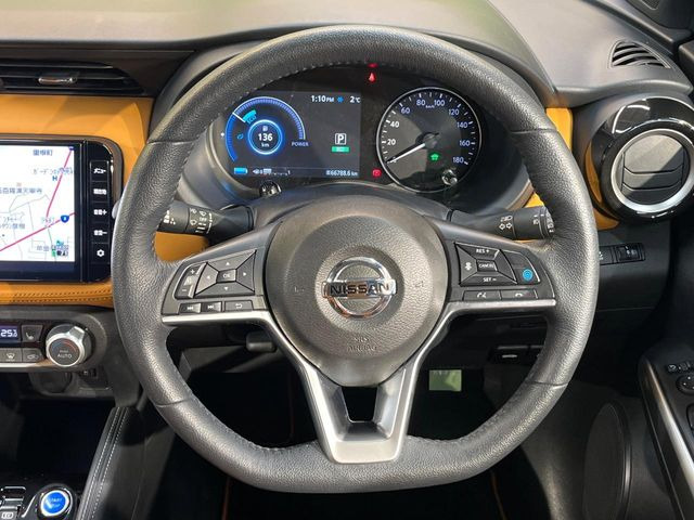 �y�����v�����X�e�A�����O�z�㎿�Ȋv���g�p���邱�ƂŁA��ɂ����������݂ƂĂ��^�]���₷���n���h���ł���