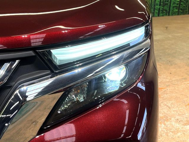 �yLED�w�b�h���C�g�z���V����ԑ��s�����ǍD�Ȏ��E���m�ۂ����S���ĉ^�]�ł��鍂�P�xLED�w�b�h���C�g�𑕔�!�_�����x�������A����d�͂��}�����Ă��܂��B