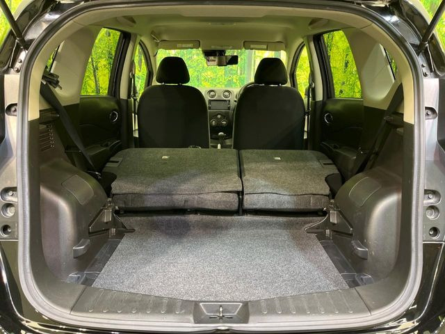 ���i�̂���������ʋ΁A���}���ɏ\���ȉ׎��X�y�[�X���m�ۂ��Ă���܂��B�Z�J���h�V�[�g��|���ƁA�傫�ȉו��̐ύڂ��\�ł���